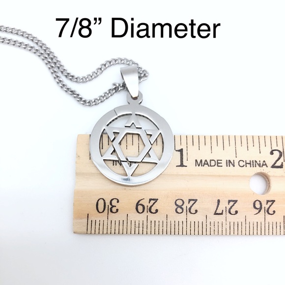 Reversible Star of David Stainless Steel Necklace, NWT, Multiple Length Chains - Picture 4 of 6